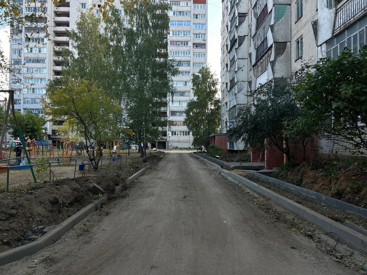 В Йошкар-Оле завершается ремонт двух дворов на улице Петрова