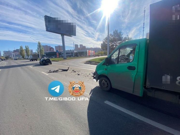 Грузовик и легковушка столкнулись в Уфе: пострадал 28-летний мужчина