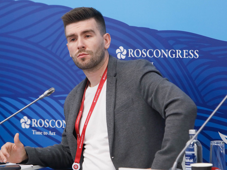 Топ-менеджер АНО «Диалог Регионы» рассказал, как губернаторы ДФО работают с соцсетями