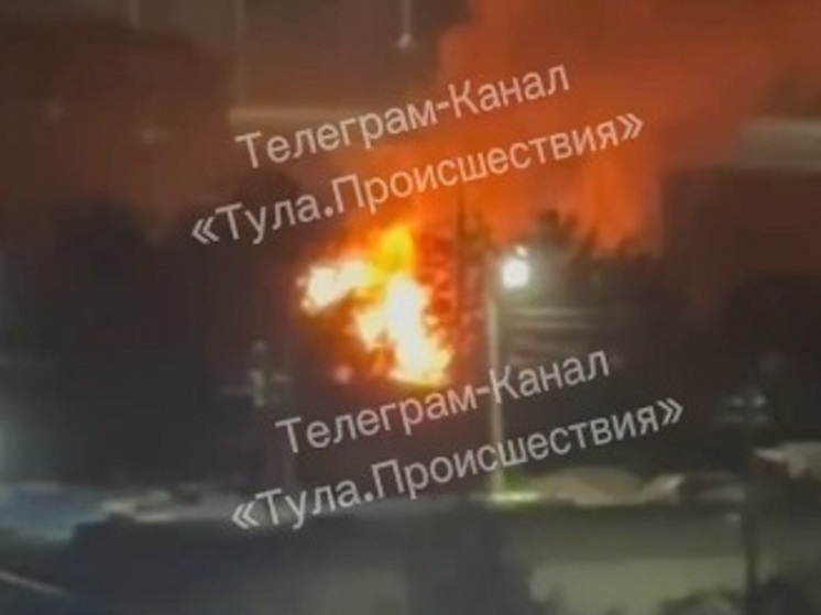 В Туле сгорел двухэтажный гараж на улице Приупской