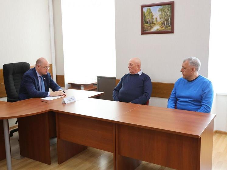 Дорожные вопросы: председатель пензенского ЗакСобра провёл прием граждан