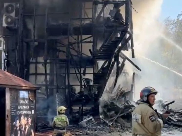 Уфимским огнеборцам удалось справиться с пожаром в ресторане