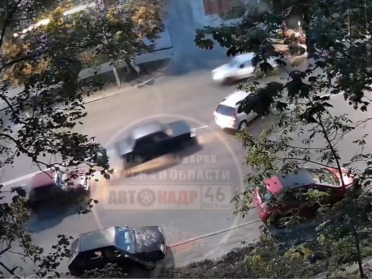 В Курске произошло массовое ДТП на Сумской
