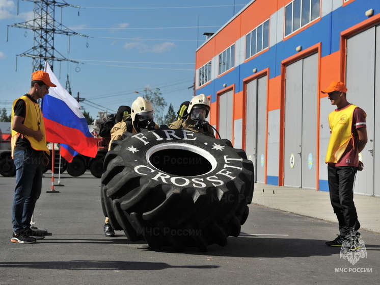 Команда ПСЧ №13 победила в пожарном кроссфите в Брянске