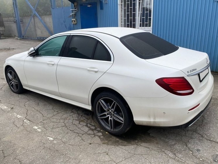 У рязанской компании арестовали Mercedes за задержки зарплаты сотрудникам