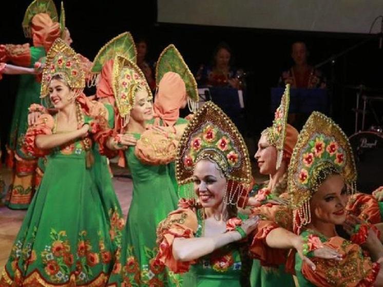В Тюмень с гастролями приедет алтайский ансамбль русского танца «Огоньки»
