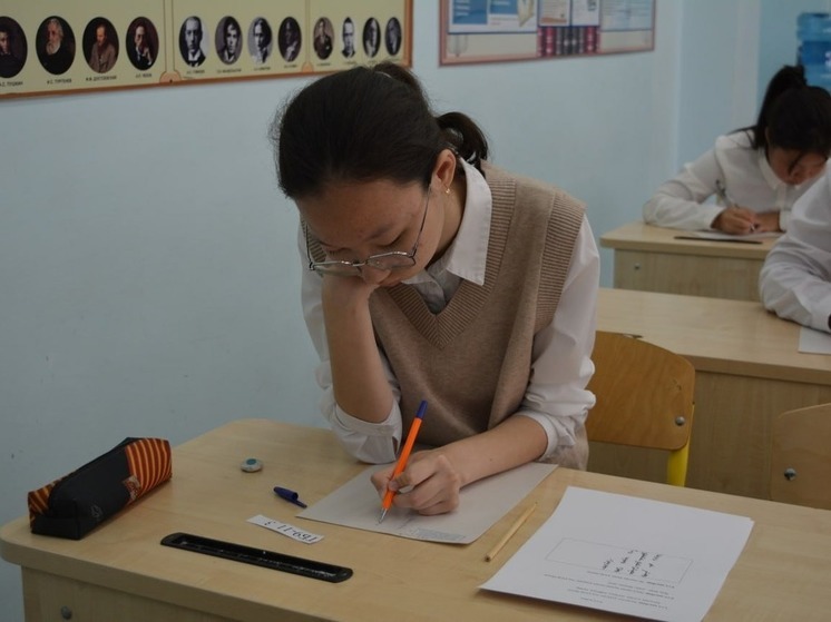 В Калмыкии школьники соревновались в знании «Ясного письма»