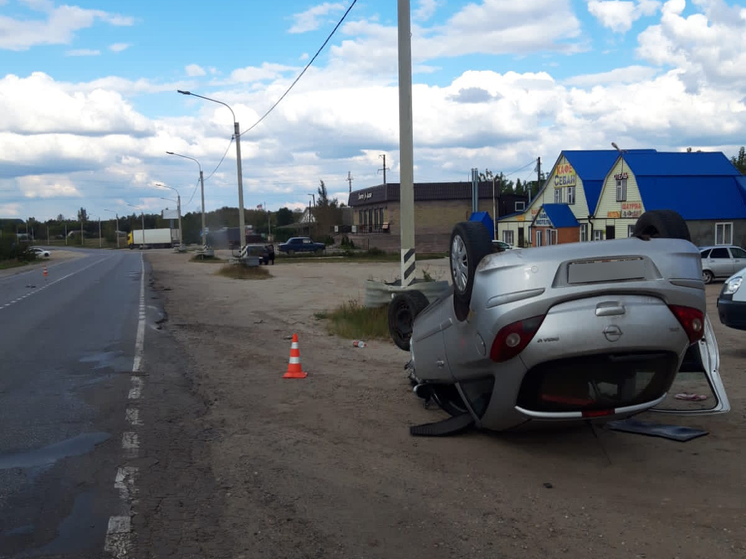 При столкновении двух легковушек в Шацком районе пострадал водитель Opel