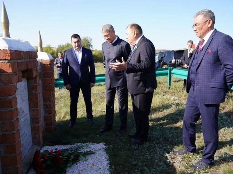 Радий Хабиров посетил праздник в честь 300-летия Кинзи Арсланова