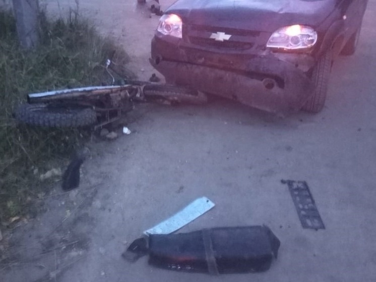В Плесецке в ДТП пострадал юный байкер и его пассажир
