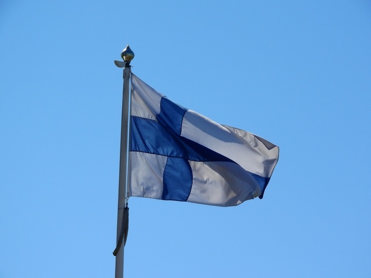 Финляндия официально запретила въезд легковым автомобилям с российскими номерами