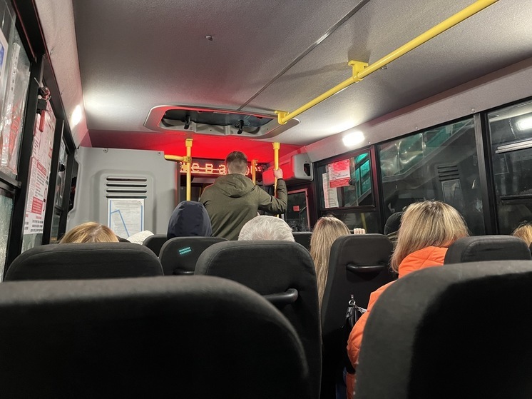 В Саратове три человека пострадали в столкновении автобуса и маршрутного такси