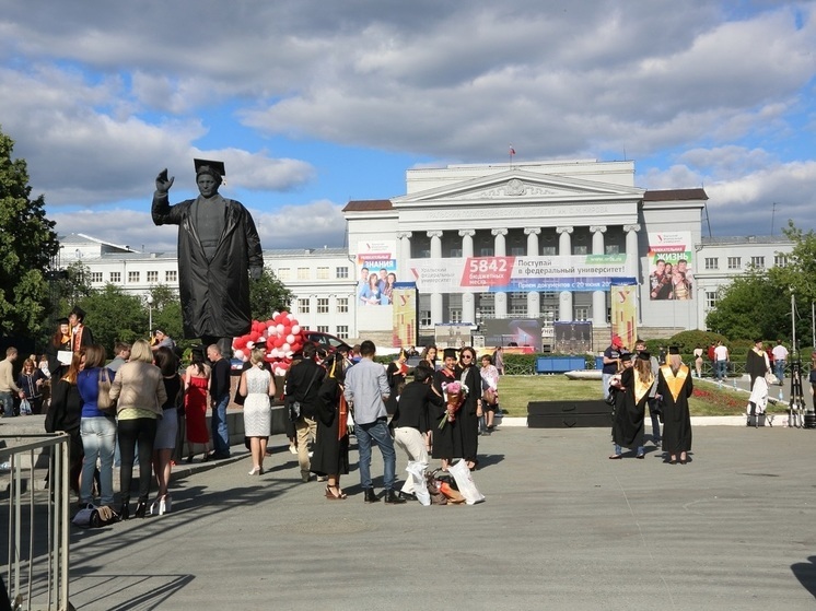 Студенты УрФУ пожаловались на отчисления всего из-за одного «хвоста»