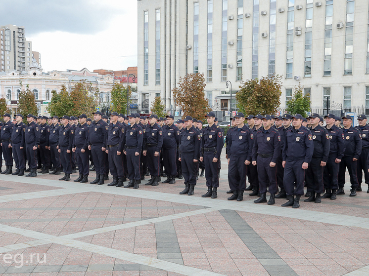 В Пензе наградили отличившихся сотрудников патрульно-постовой службы