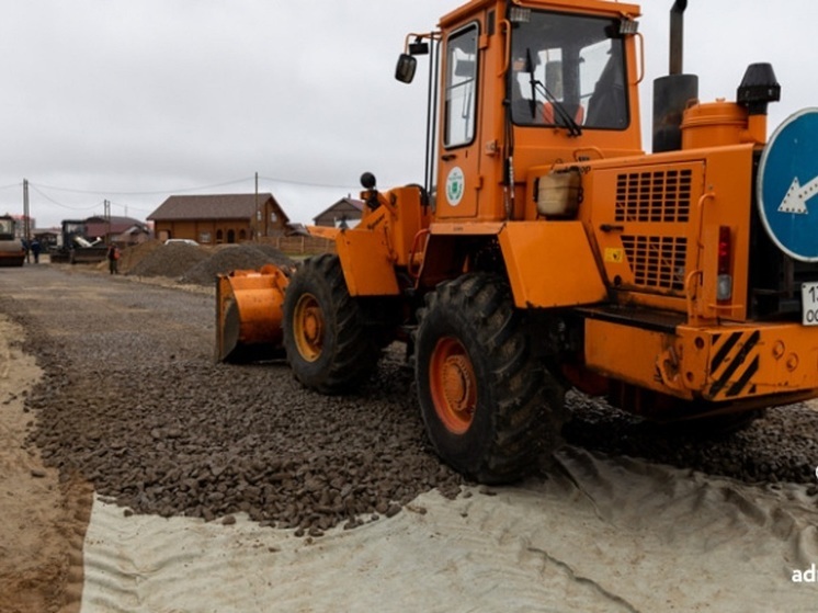В Старом аэропорту Нарьян-Мара обустраивают грунтовую дорогу