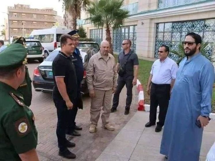 Появились фото Суровикина из Алжира