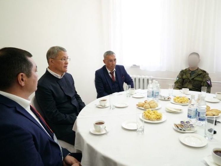 Радий Хабиров встретился с семьями участников СВО в Куюргазинском районе