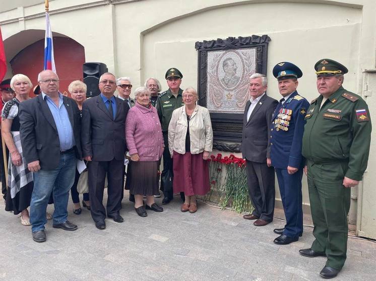В Боровске на здании военкомата открыли памятную доску генералу Ефремову
