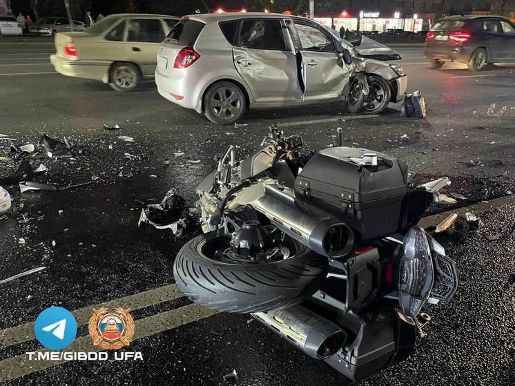 В аварии с автомобилем в Уфе разбился мотоциклист