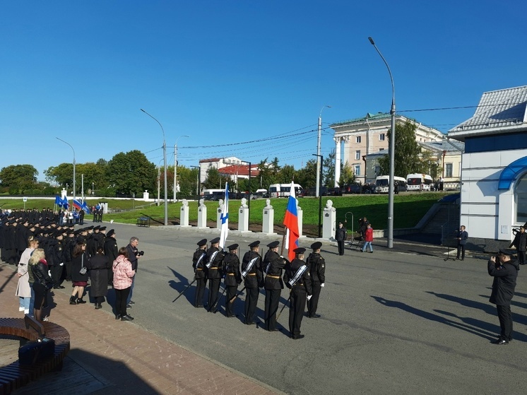 В Архангельске торжественно открыли Аллею героев Арктики