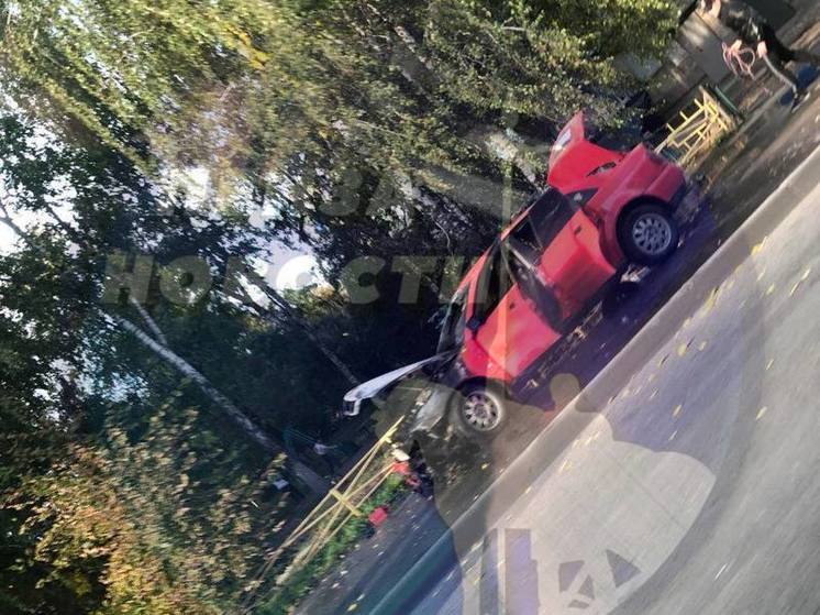 В Пензе на улице Суворова сгорел автомобиль