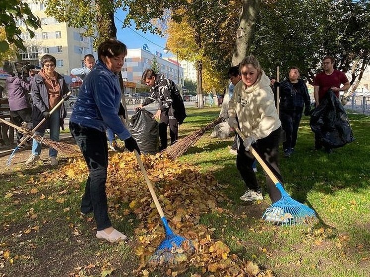 В Уфе начались осенние субботники