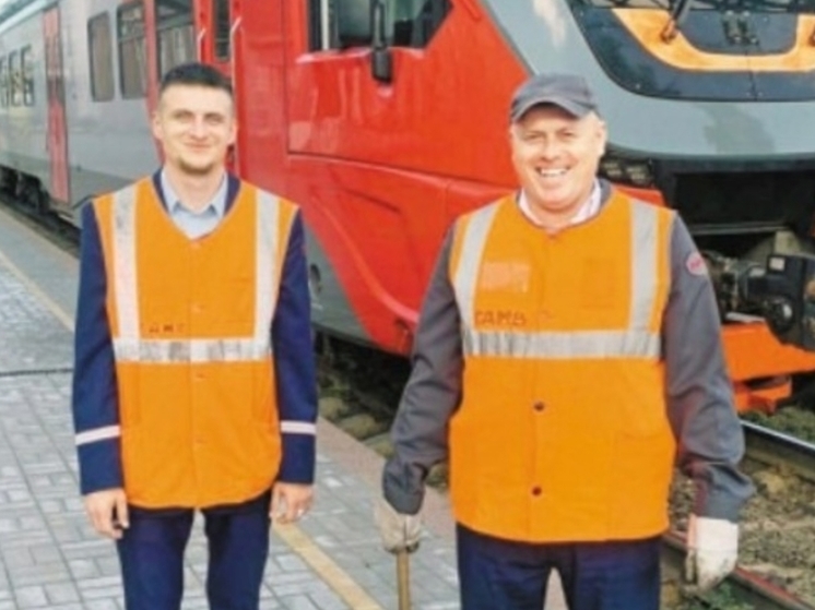 Спящего на рельсах мужчину спасли машинисты поезда Ижевск - Нижнекамск