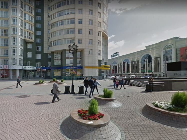 Группа парней устроила массовую драку на Вайнера в Екатеринбурге
