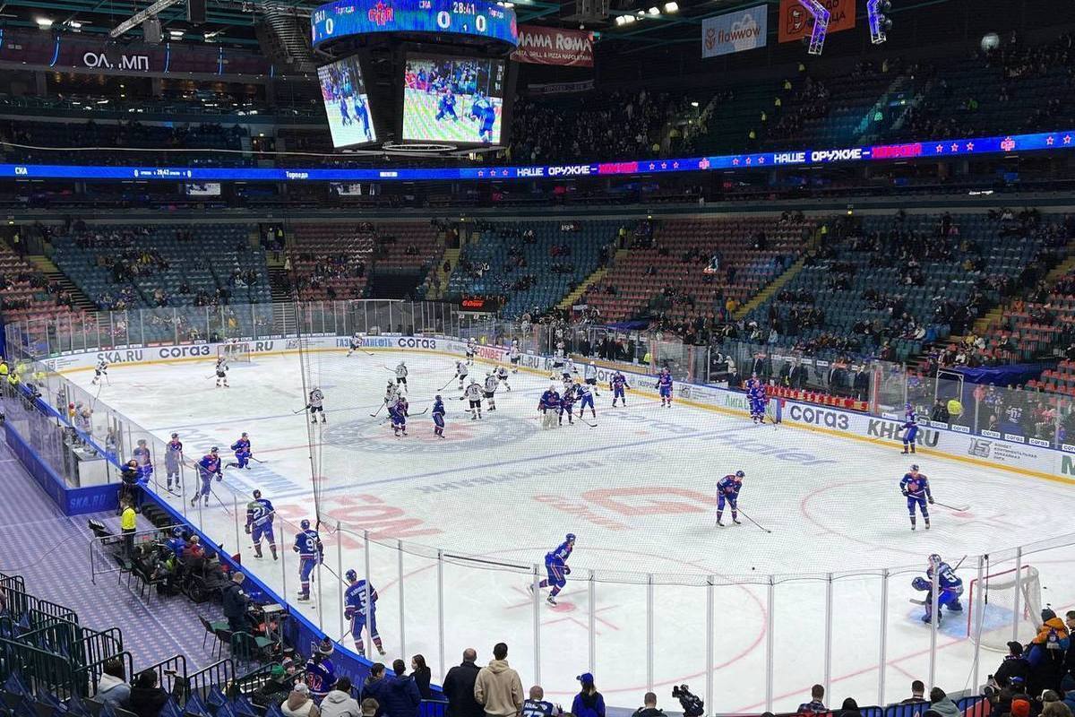 СКА начал хоккейный матч с «Сибирью» в «Ледовом дворце»