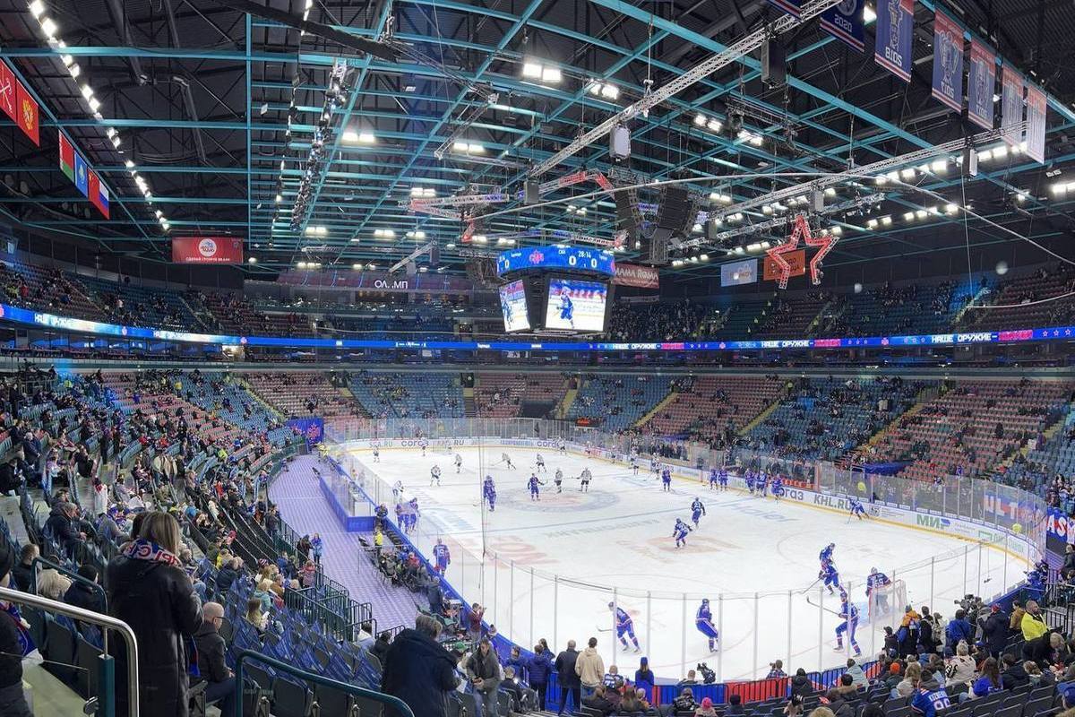 «Сибирь» выиграла СКА в хоккейном матче со счетом 2:1 в «Ледовом дворце»