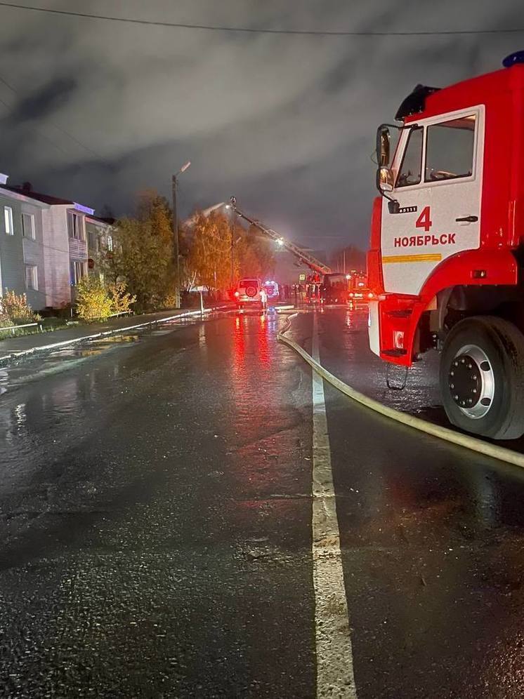 Женщина с малышами 2 и 4 лет погибла в ночном пожаре в Ноябрьске