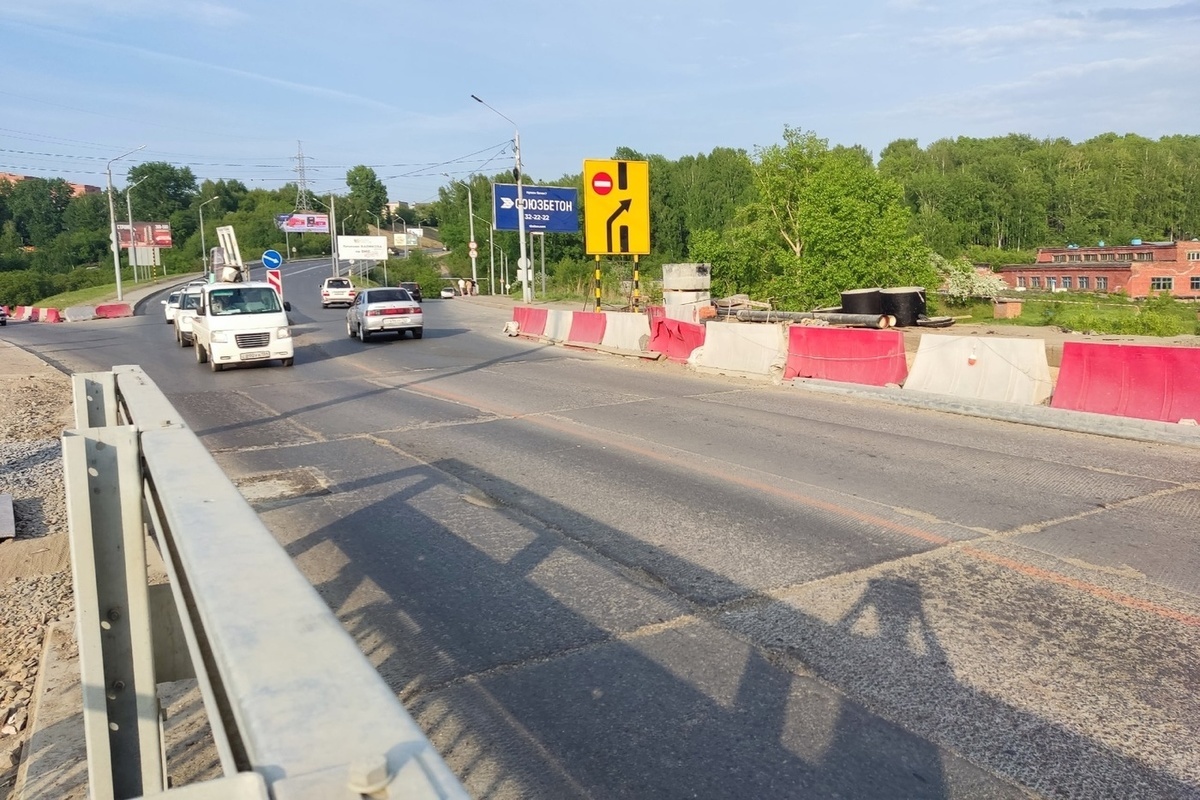 Изменён режим работы светофора на въезде в Томск по Нахимова