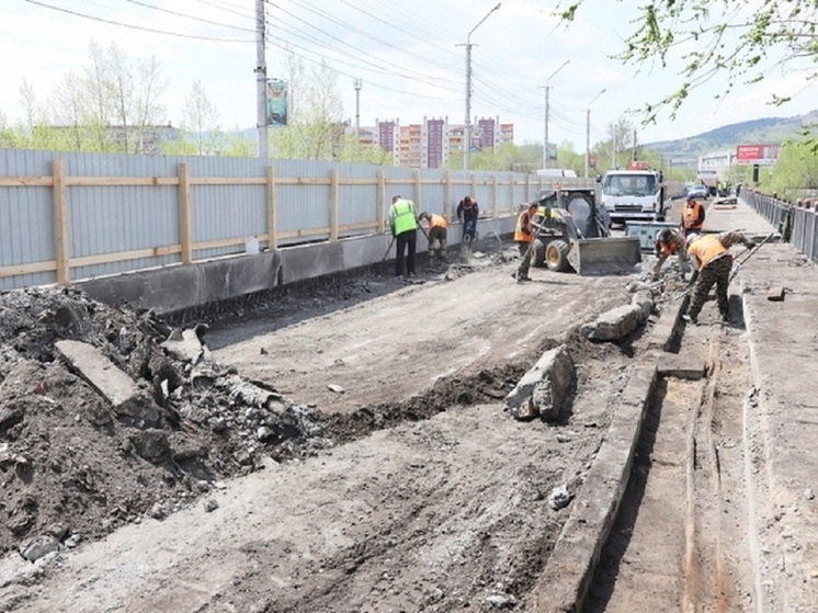 Движения авто запустили по обновленной полосе моста на Ярославского в Чите