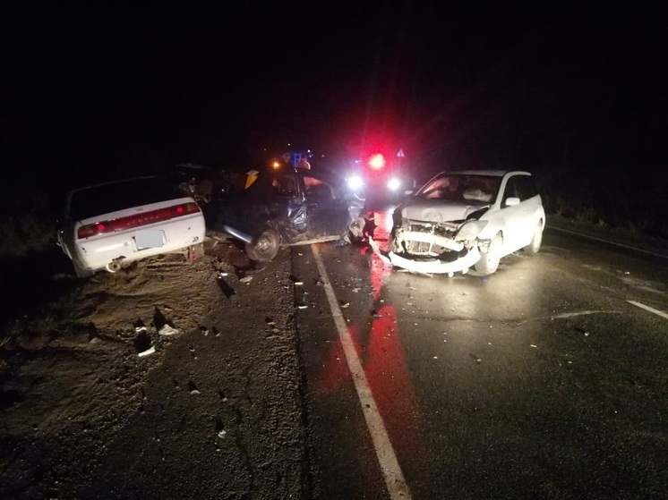 В лобовом столкновении на федеральной трассе в ЕАО пострадали два водителя