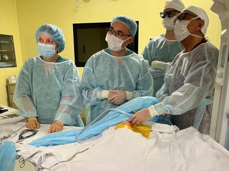 В Сургуте врачи прооперировали кишечник новорожденному