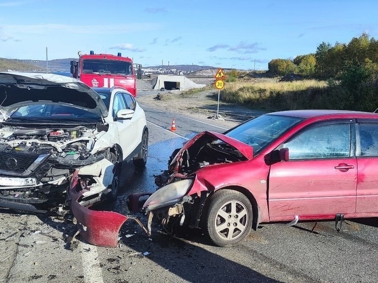На автодороге Кола – Мурмаши столкнулись Nissan Qashqai и Mitsubishi Lancer
