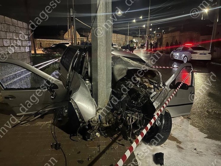 Двое человек погибли в аварии в Дербенте