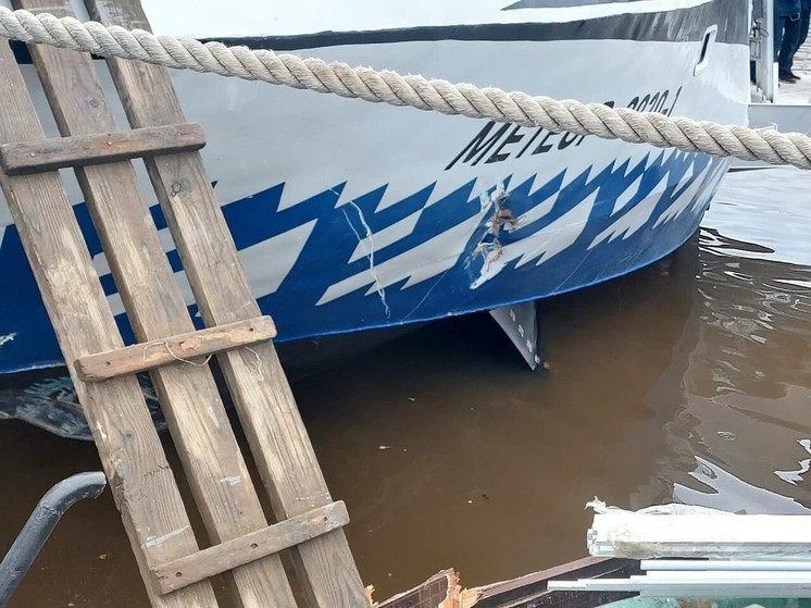 «Метеор» постройки Зеленодольского завода столкнулся в Салехарде с судном