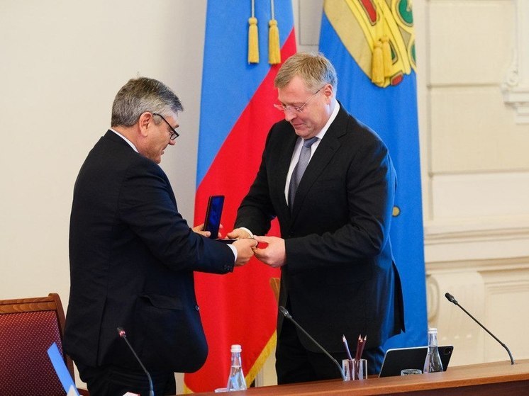 Астраханского губернатора наградили за вклад в международное сотрудничество