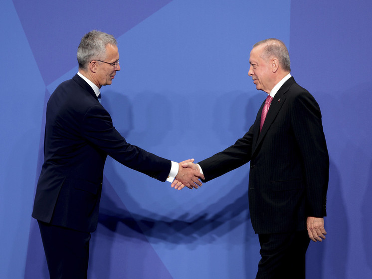 Эрдоган и Столтенберг решили обсудить зерновую сделку