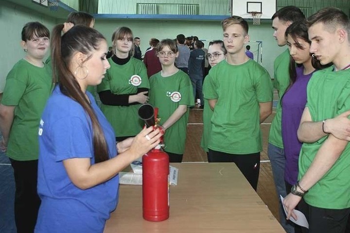 Костромских студентов-энергетиков учат оказанию первой помощи и ориентированию на местности