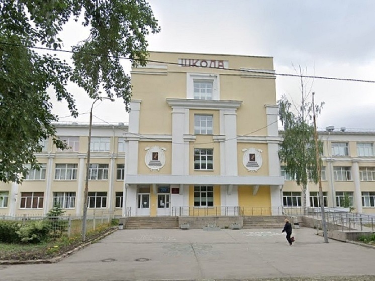 Родители учеников школы № 22 Екатеринбурга встретились с директором
