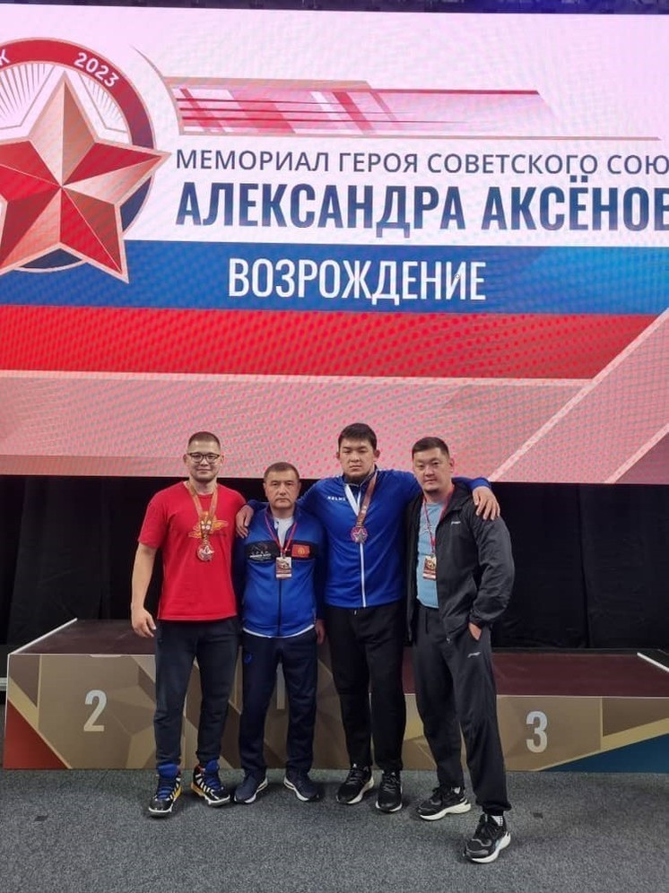 Бишкекские борцы завоевали две медали на международном турнире в России