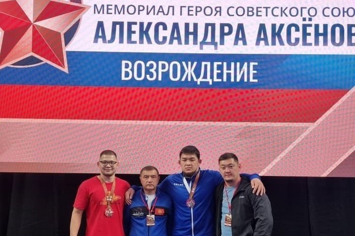 Bishkek wrestlers won two medals at an international tournament in Russia