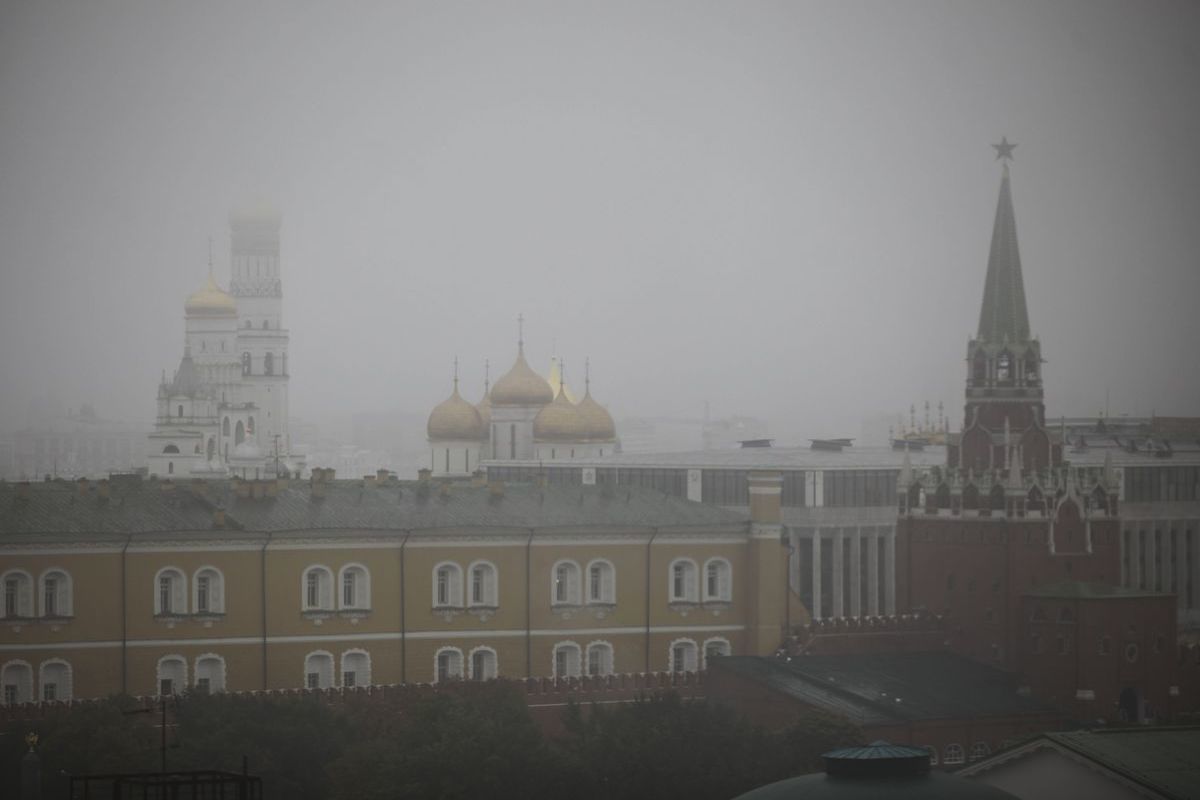 "Желтый" уровень погодной опасности ввели в Москве из-за тумана