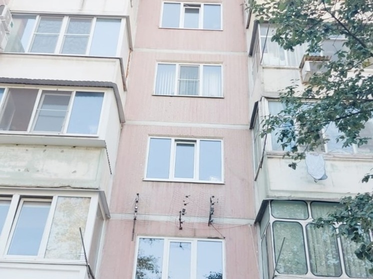 Краснодарские активисты попросили депутата Гордумы заменить окна в многоэтажке