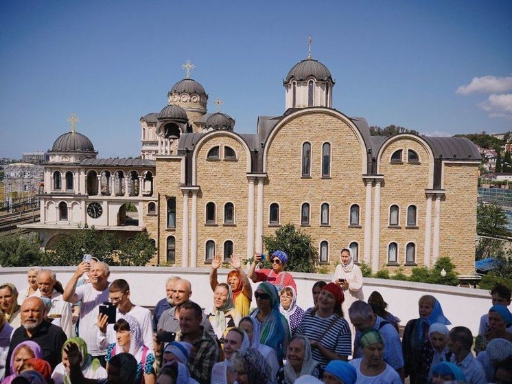 Почему требуют сноса православного приюта в Сириусе?