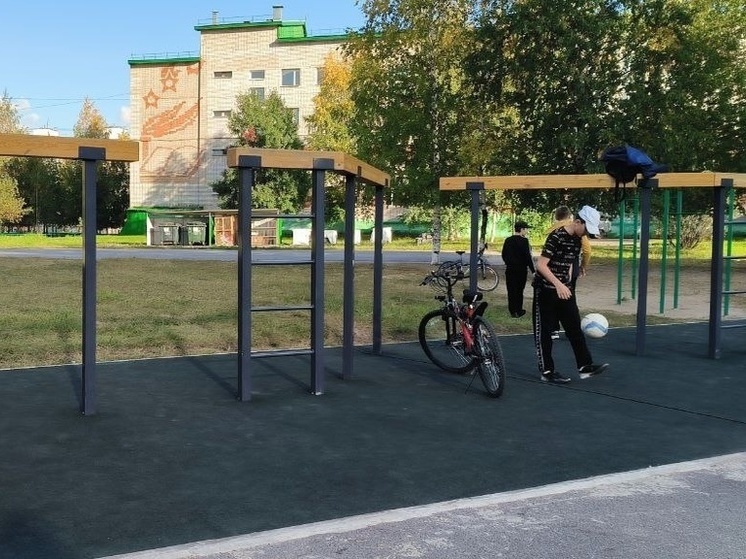 В гимназии Нижневартовска сделали многофункциональную спортплощадку