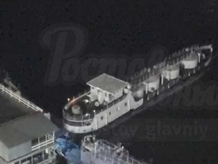 Сухогруз протаранил ограждение набережной в Ростове-на-Дону