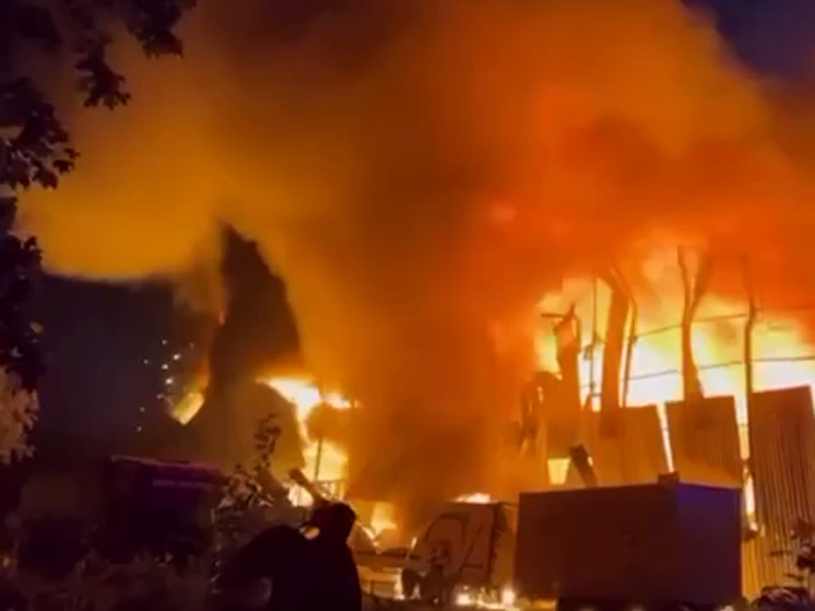 Под ударом оказались склады вооружений и танкоремонтные заводы